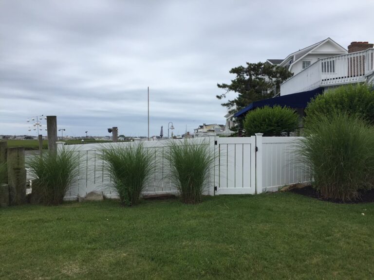 Tips for Choosing Fencing in Coastal Climates
