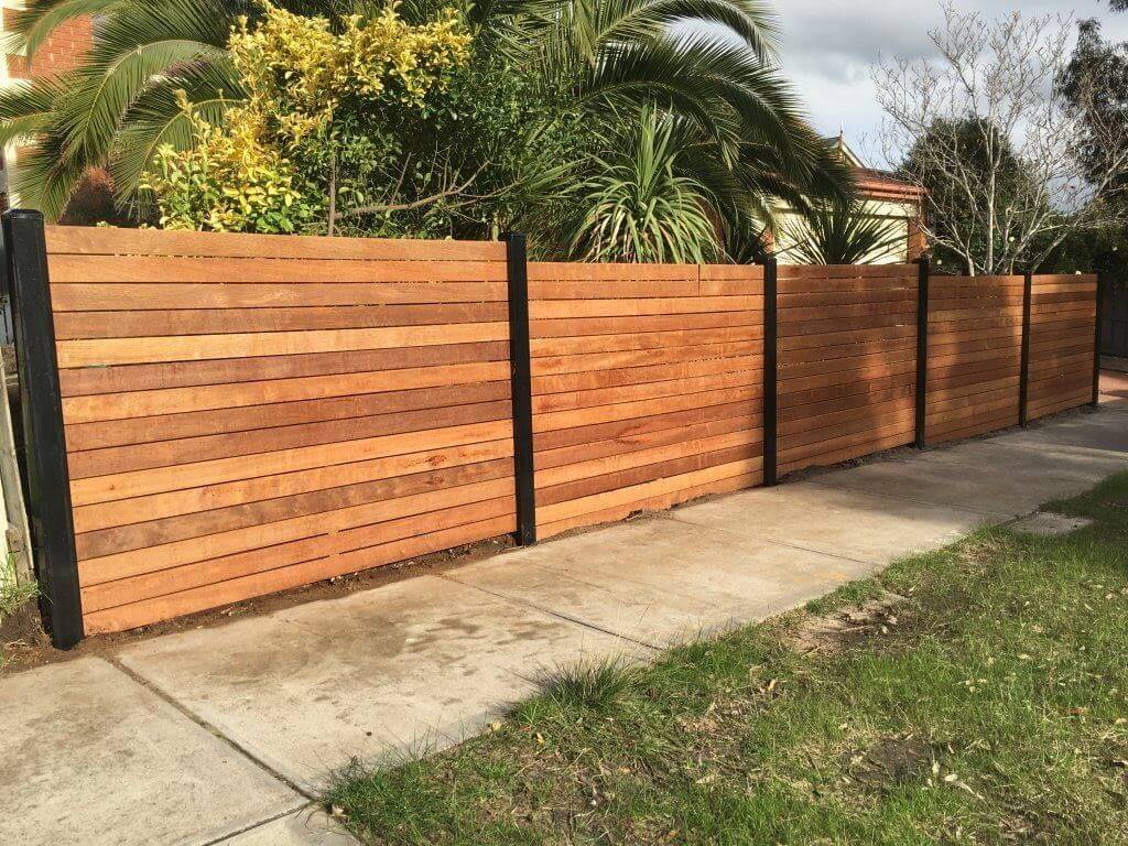 How to Choose Fencing for Modern Coastal Cottage Homes