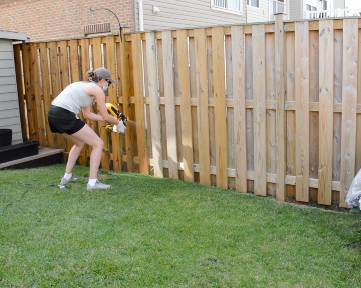 Tips for Staining And Sealing Your Fence