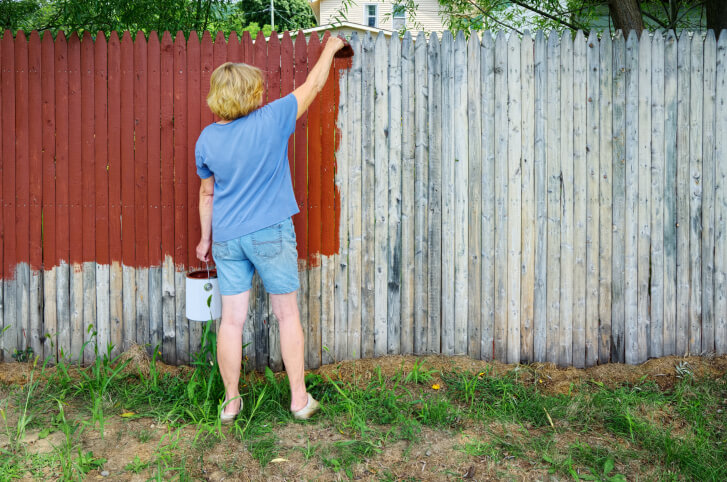 The Psychology of Color in Fence Selection