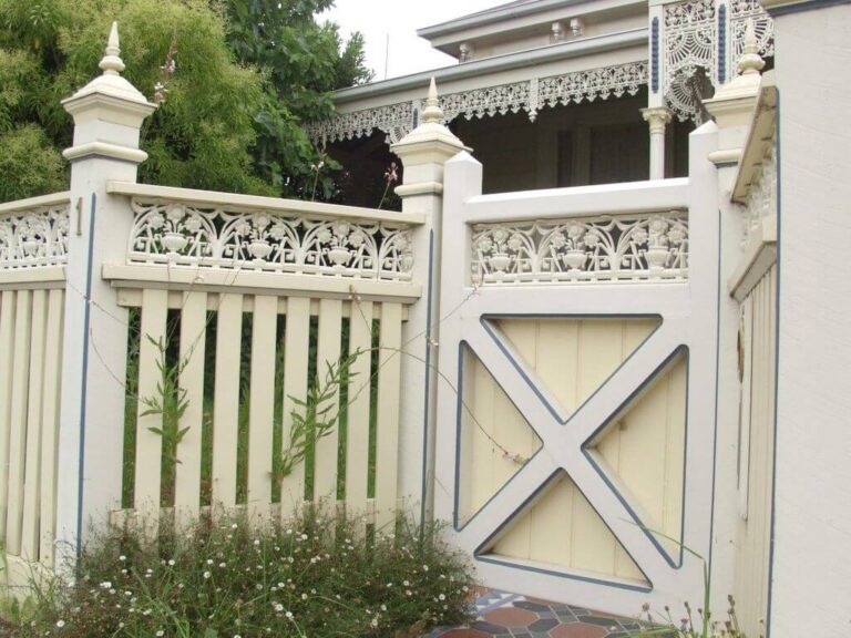 How to Choose Fencing for Historic Homes