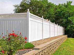 Pros And Cons of Vinyl Fencing